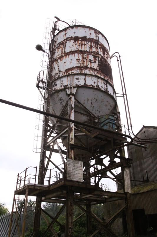 Fullers Earth, Redhill April 2010