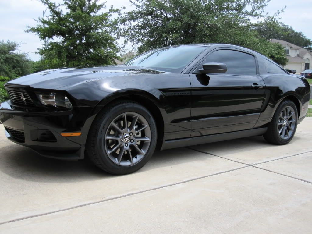The MCA Edition is available exclusively on Mustang V6 Premium models and