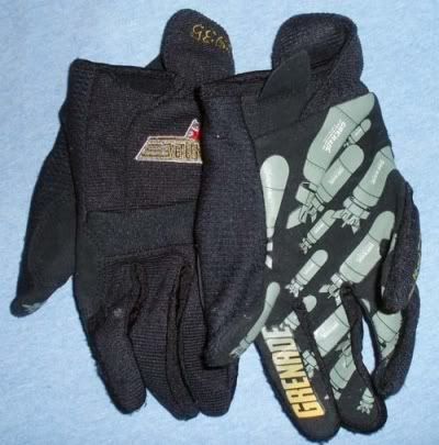 1175485295-493804-400x405-glove.jpg