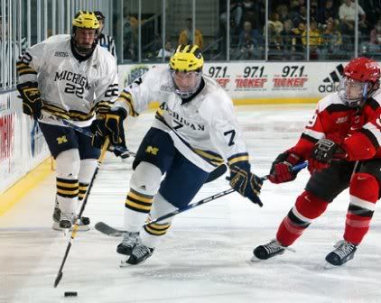 UMHockey08.jpg