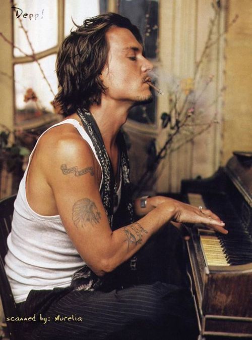 johnny-depp-piano-smoking_large.jpg