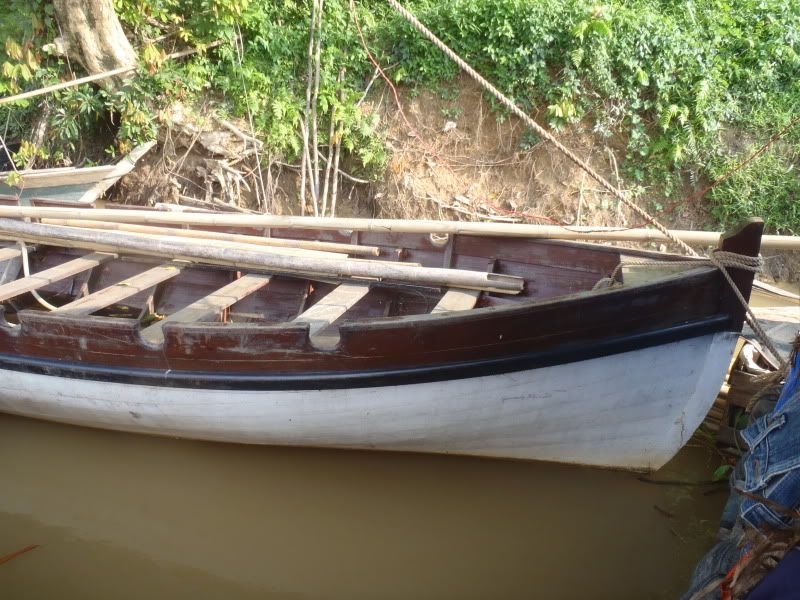 PA160624rowingboat.jpg