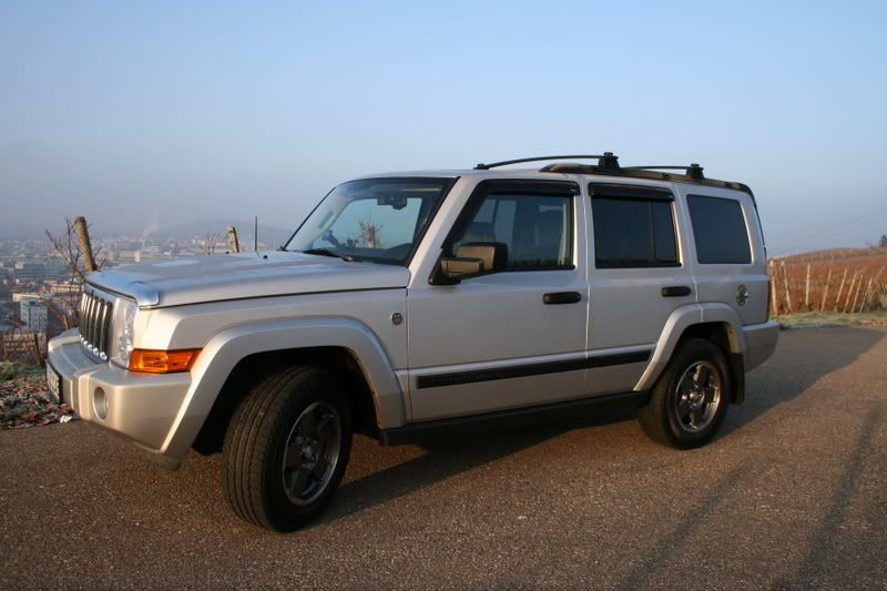 jeep commander bug deflector