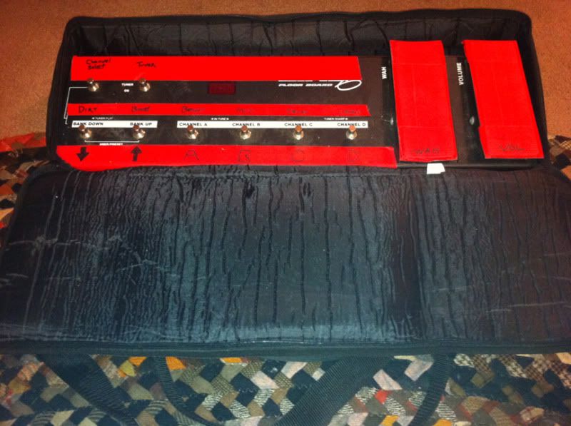 FS Line 6 Flextone II HD w/roadcase, and Line 6 Floorboard w/padded