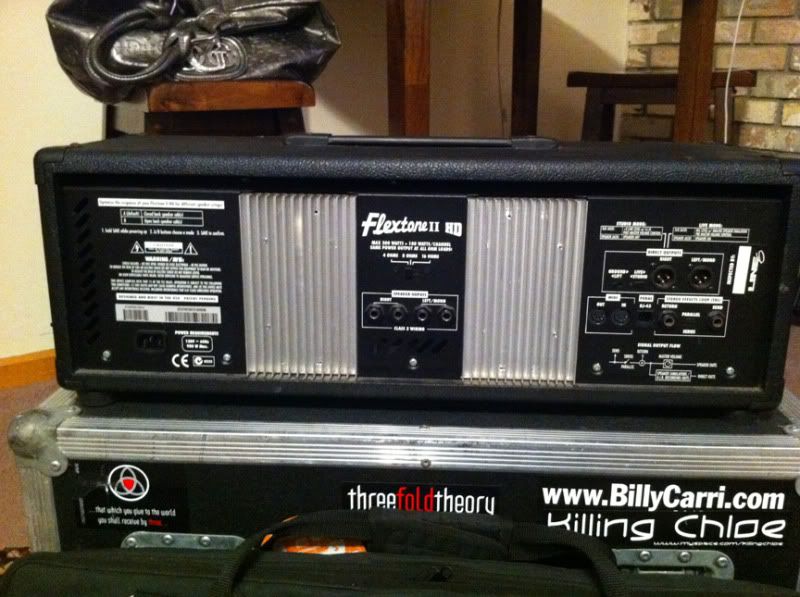 FS Line 6 Flextone II HD w/roadcase, and Line 6 Floorboard w/padded