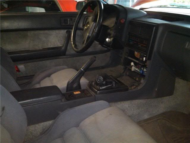 http://i71.photobucket.com/albums/i160/pod12597/interior.jpg