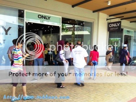  photo 35 Visit Malacca Premium Outlet For The First Time_zpszuc0rveo.jpg