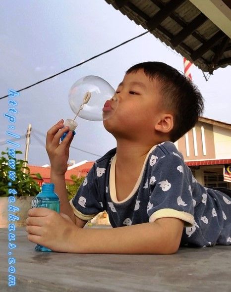  photo 10 Playing With Bubbles PICS_zpszewncze2.jpg